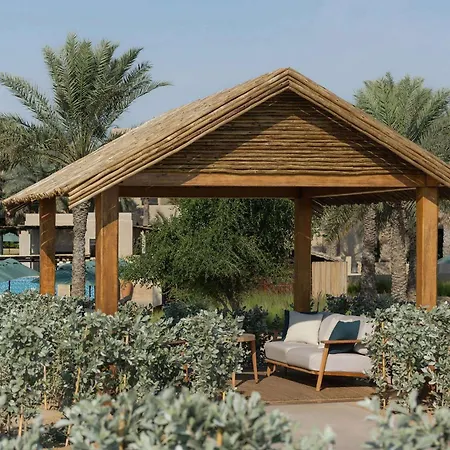 Rare Finds Desert Resort-2
